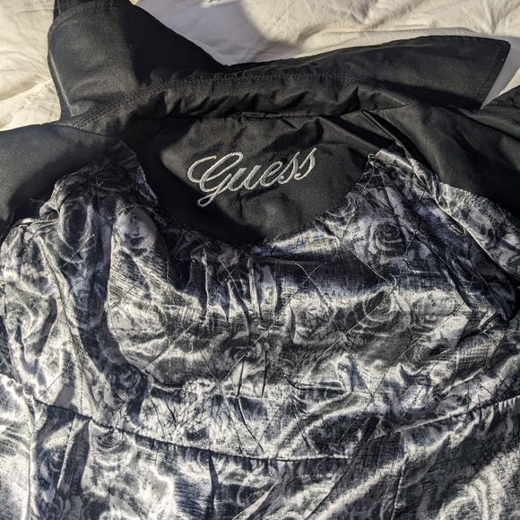 Guess black trenchcoat - Picture 8 of 9